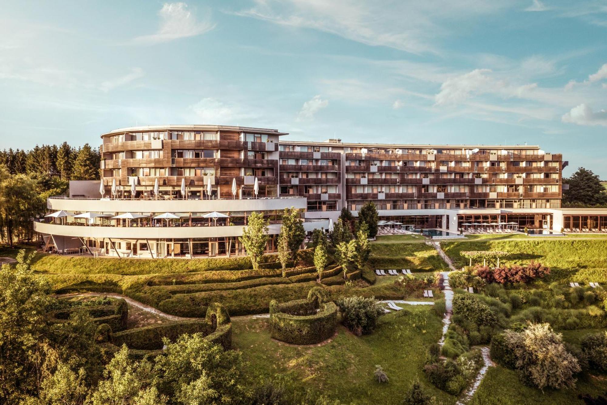Falkensteiner Balance Resort Stegersbach - Adults Only 外观 照片 The new building of the University Hospital of Western Ontario