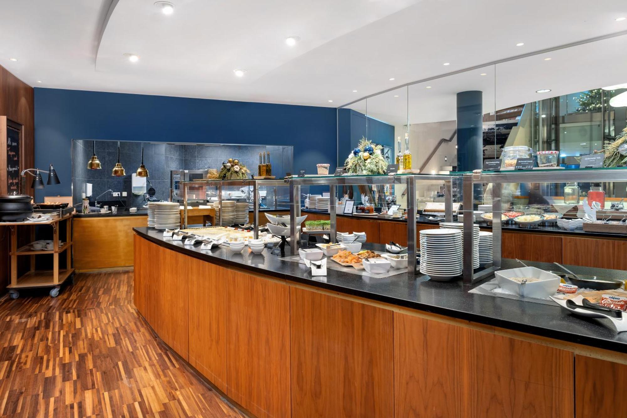 Falkensteiner Balance Resort Stegersbach - Adults Only 外观 照片 The buffet at the lounge