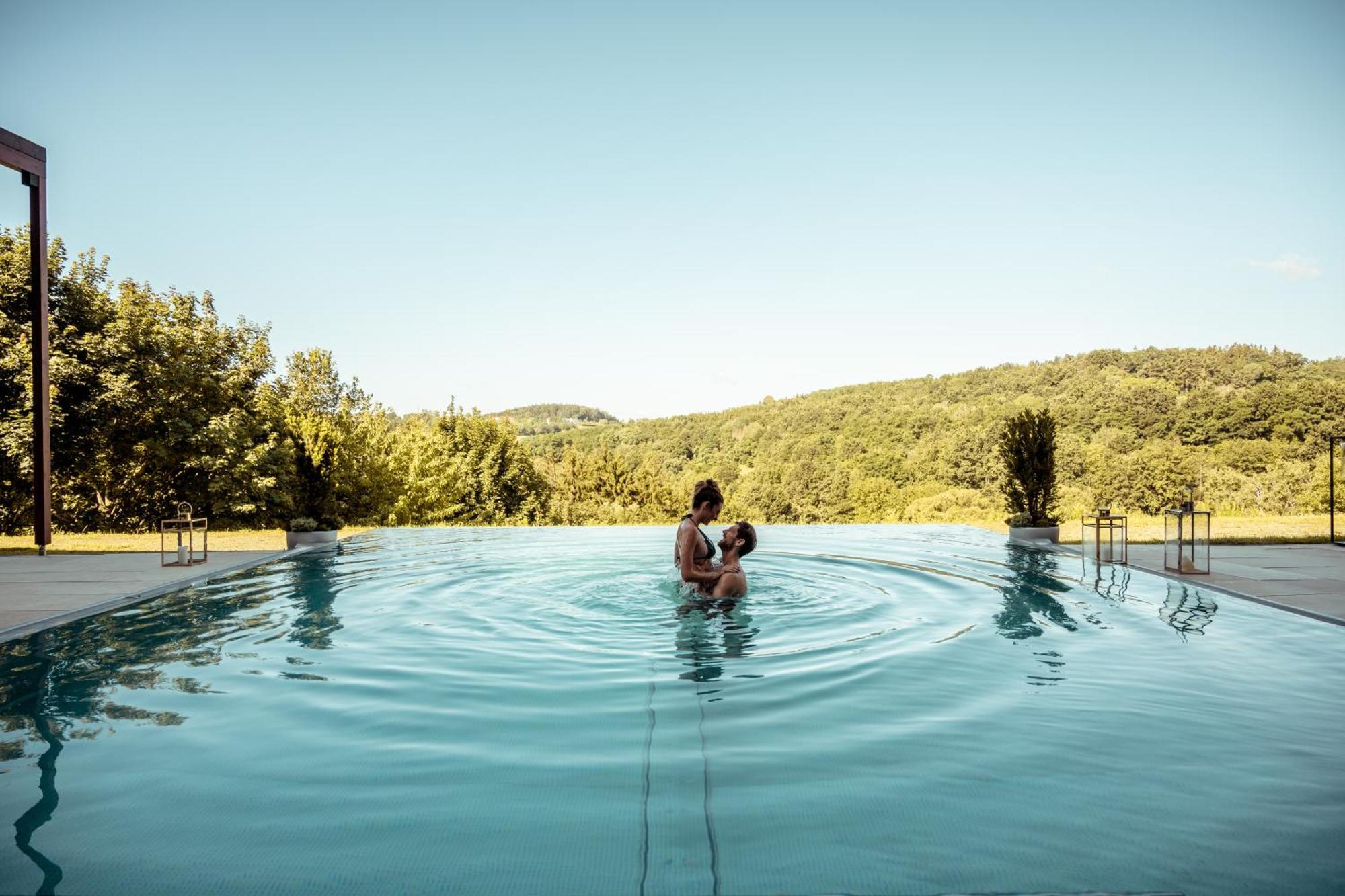 Falkensteiner Balance Resort Stegersbach - Adults Only 外观 照片 Infinity pool at the Hotel